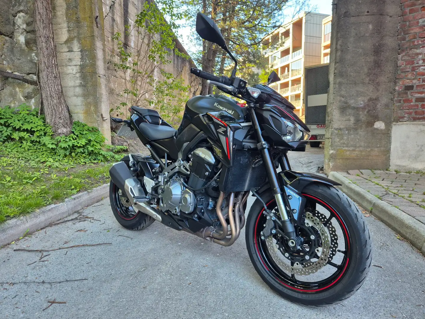 Kawasaki Z 900 Noir - 1