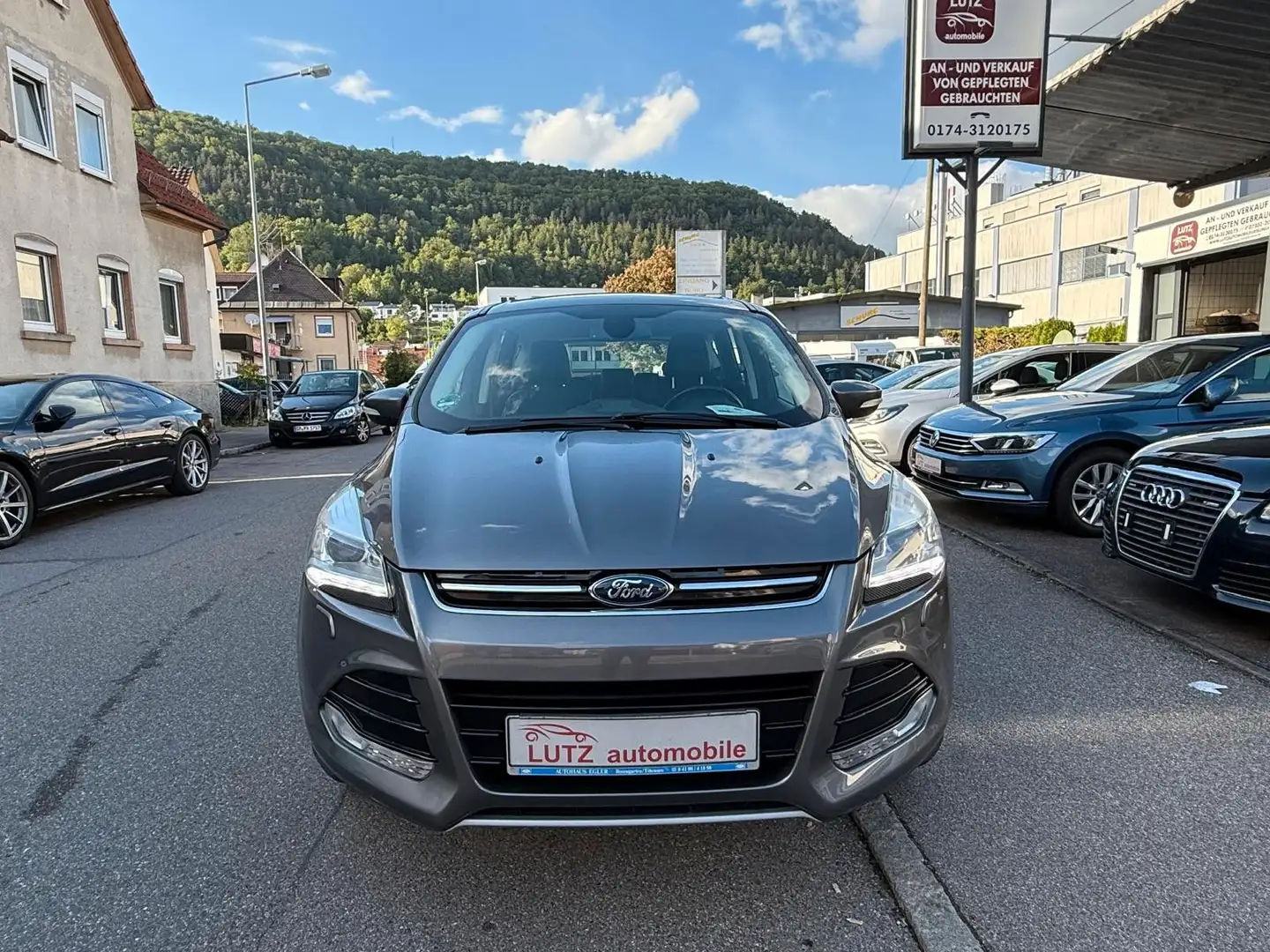 Ford Kuga Titanium, 4x4 Automatik, Xenon,Leder,Navi Gris - 1