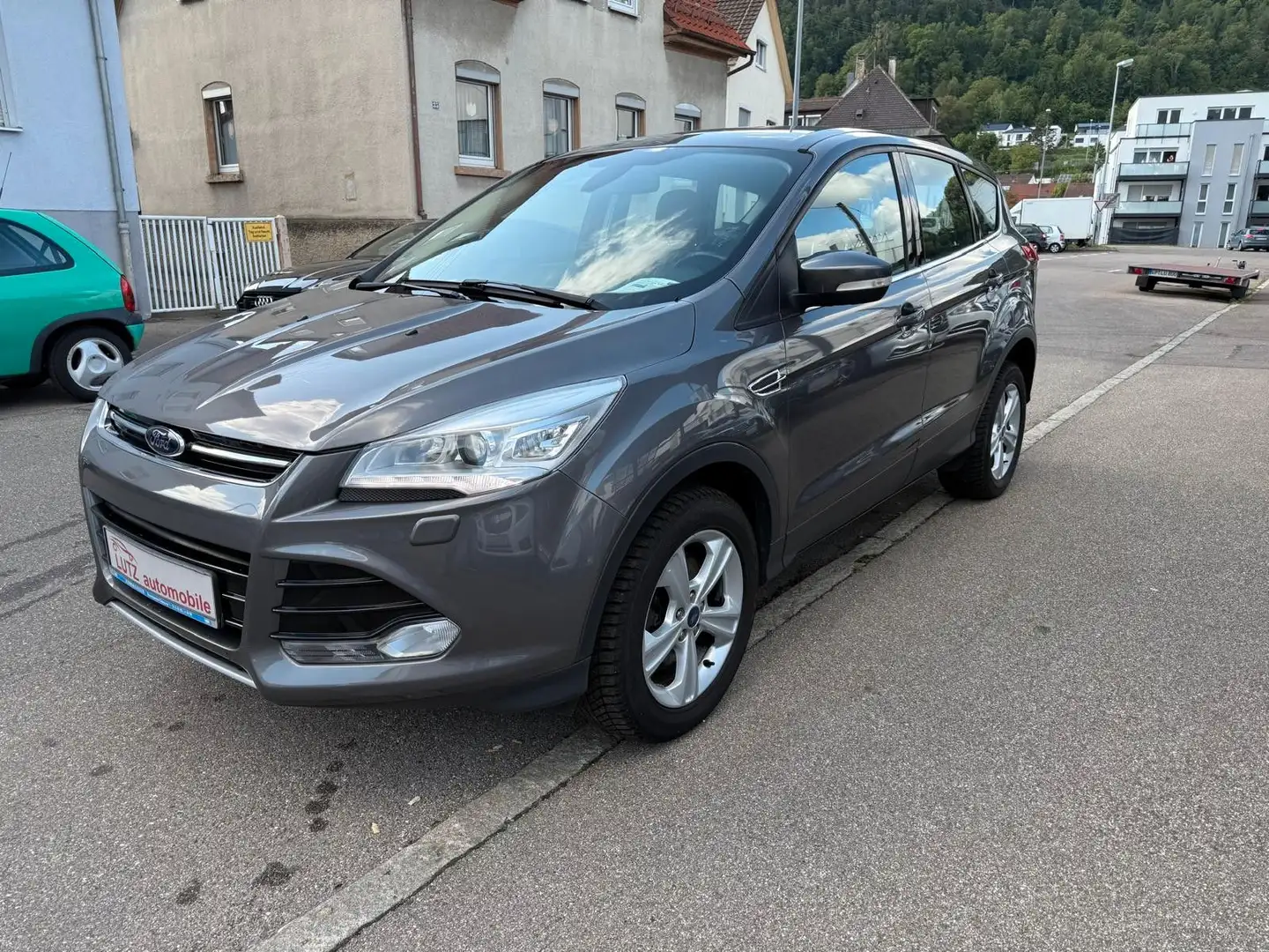 Ford Kuga Titanium, 4x4 Automatik, Xenon,Leder,Navi Gris - 2