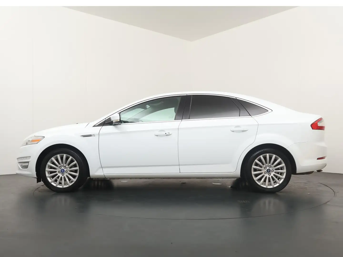 Ford Mondeo 1.6 EcoBoost Titanium - Navigatie - Leder - Stoelv Weiß - 2