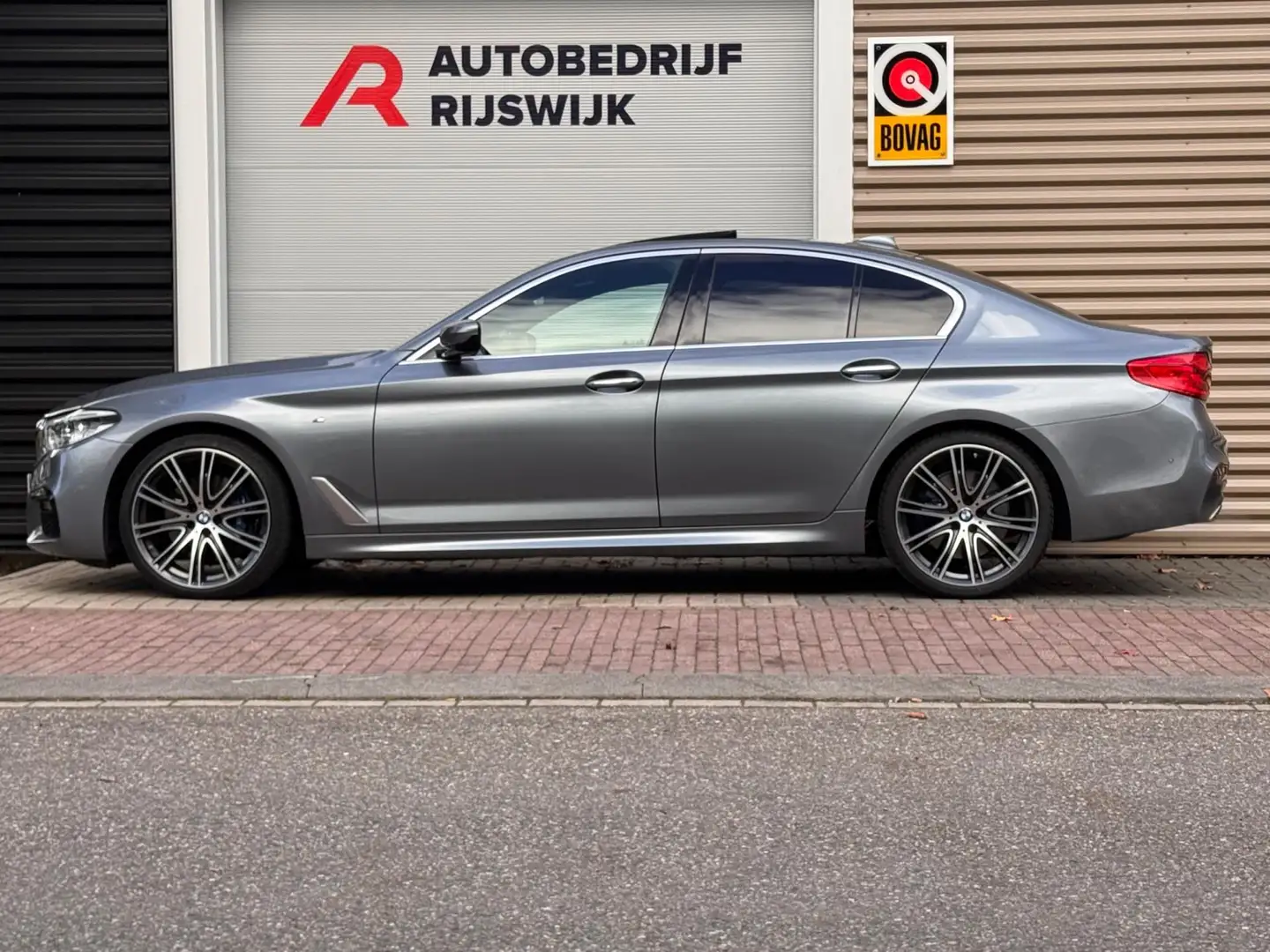 BMW 530 5-serie 530i High Executive Dak/Memory/Camera/HuD Gris - 2