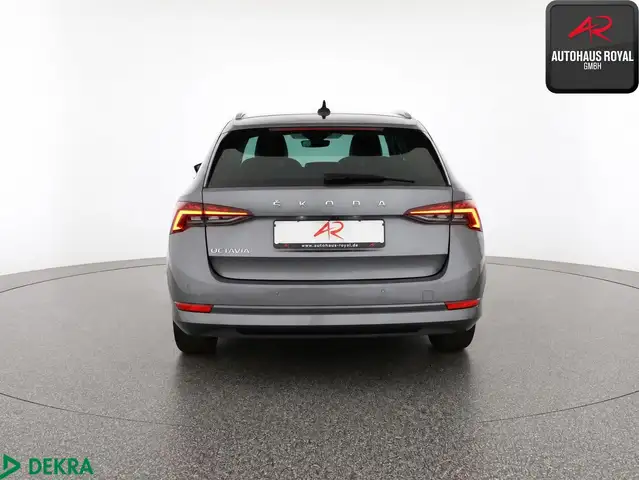 Skoda Octavia view 4