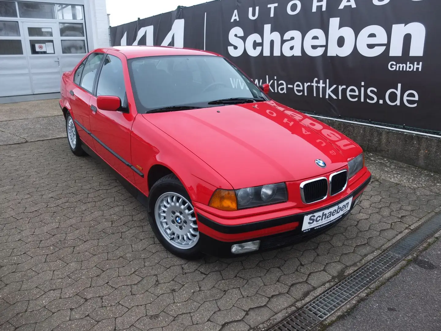 BMW 316 i 107tkm, 1.Hd, 1. Lack, 1. Windschutzscheibe Rot - 1