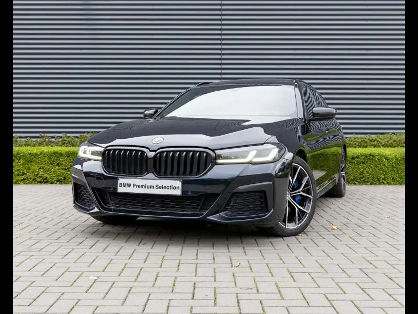 BMW 530 e xDrive Touring Noir - 1