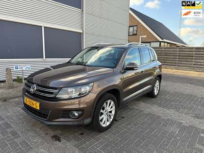 Volkswagen Tiguan 1.4 TSI Sport&Style NAV.+ Clima Bj:2012 NAP!