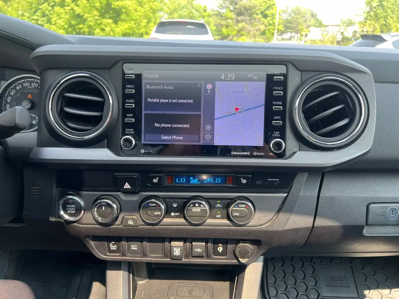 Toyota Tacoma снимка Toyota Tacoma