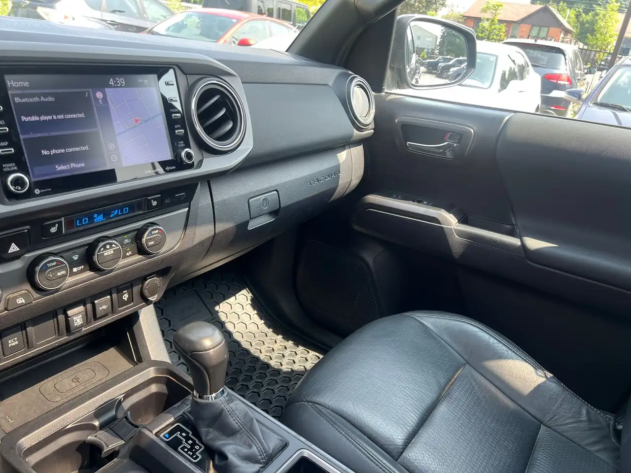 Toyota Tacoma снимка Toyota Tacoma