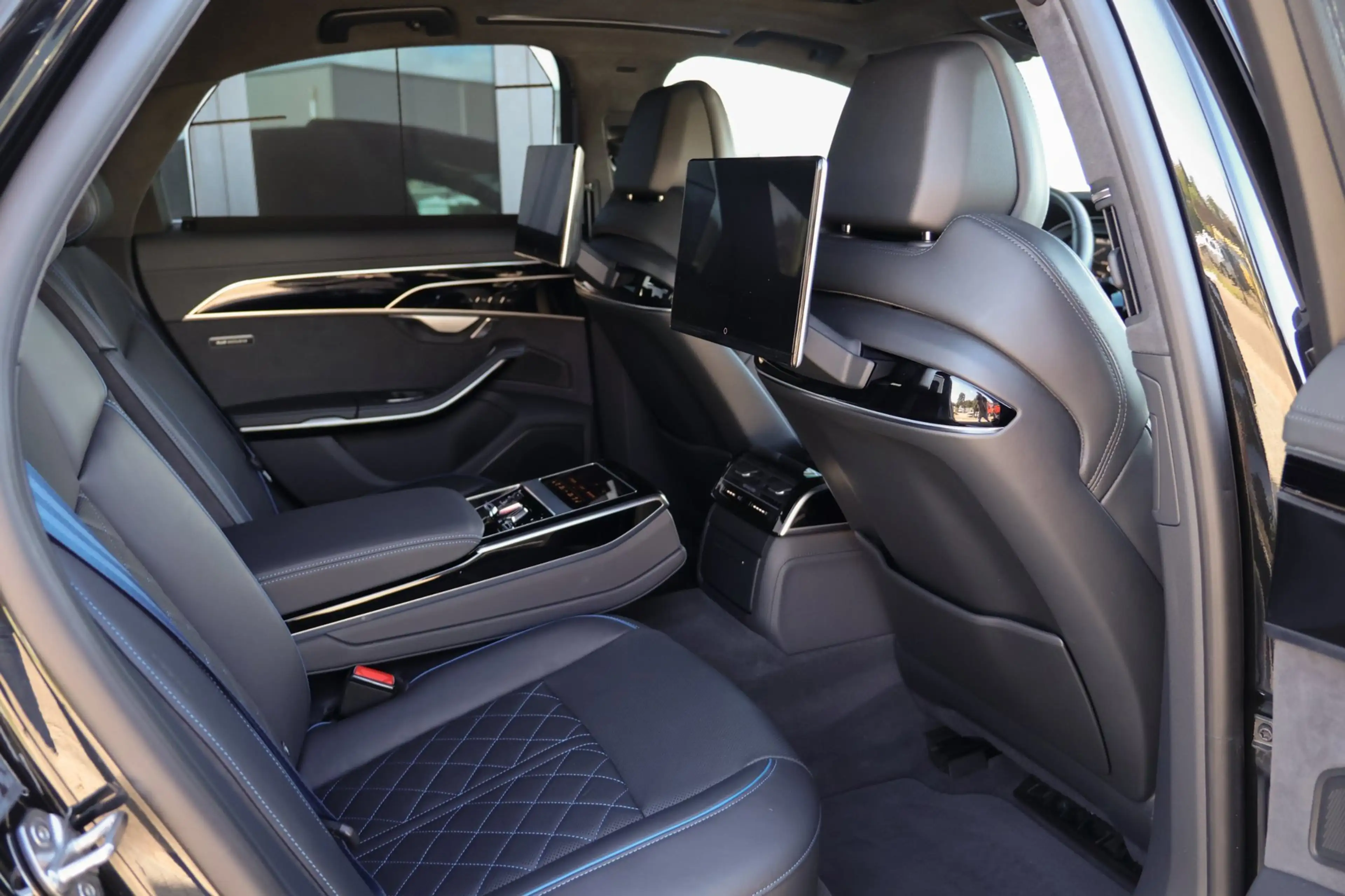 Audi A8 60 TFSI e * AUDI EXCLUSIVE * TV SCHERMEN * MASSAGE — photo 31