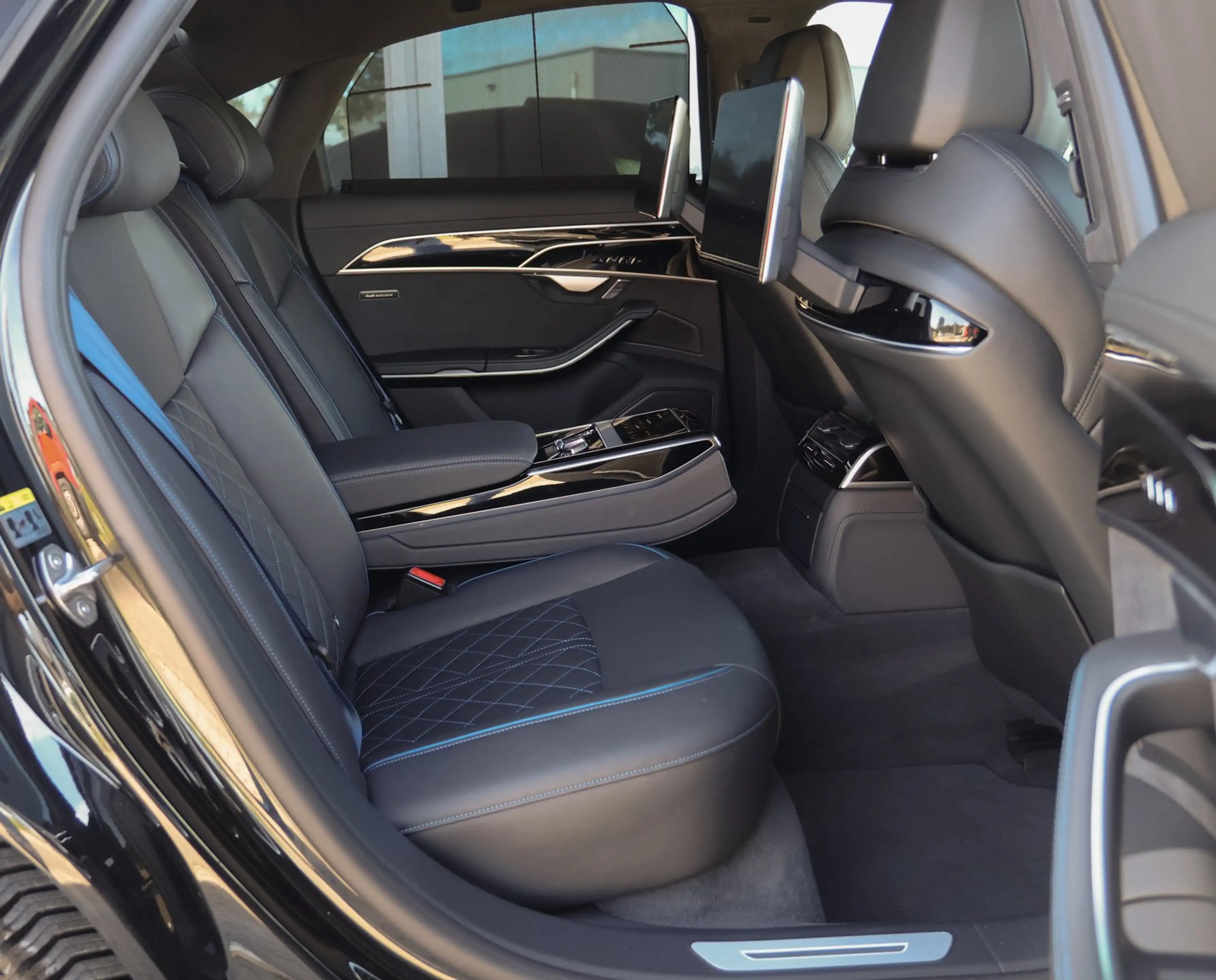 Audi A8 60 TFSI e * AUDI EXCLUSIVE * TV SCHERMEN * MASSAGE — photo 30