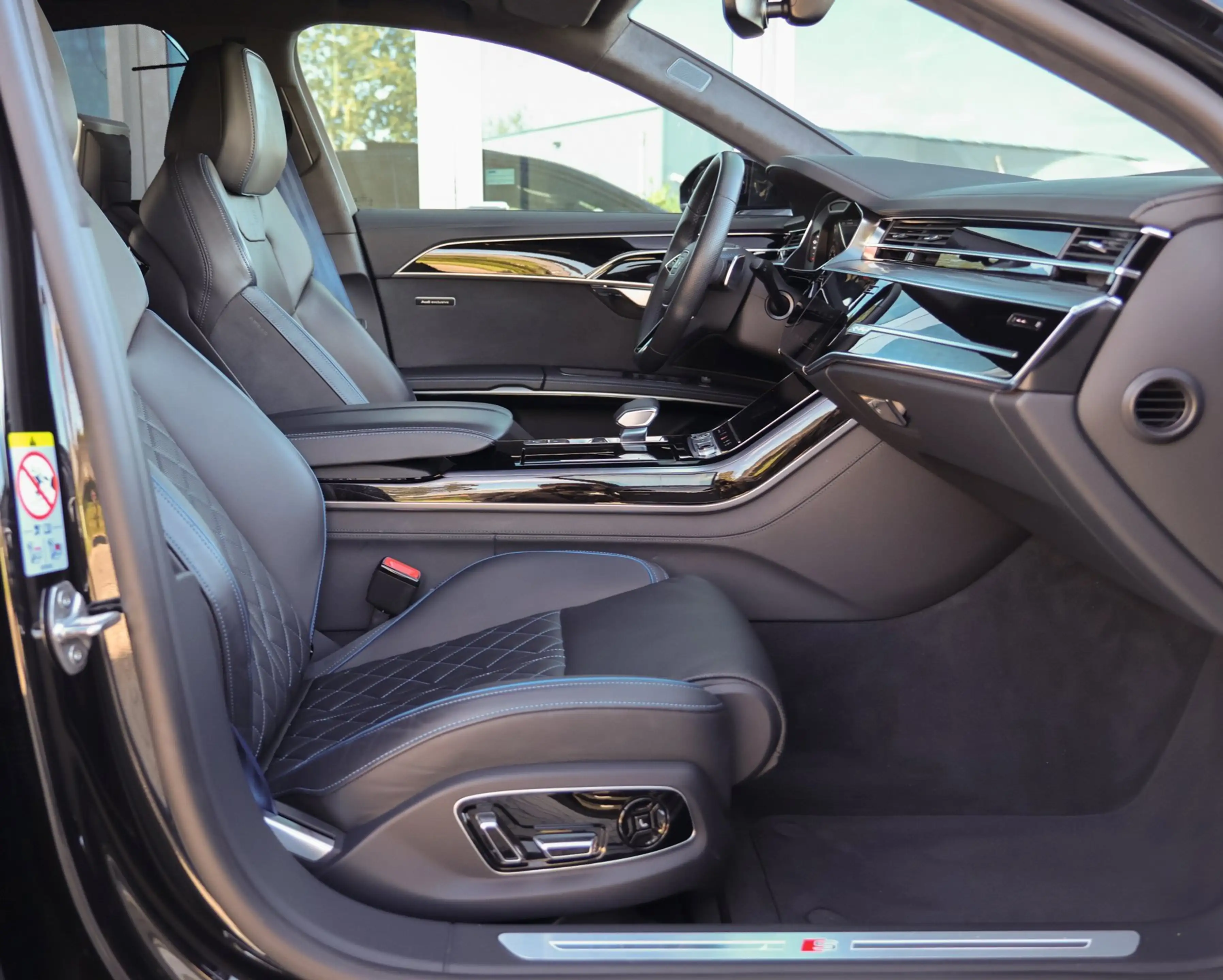 Audi A8 60 TFSI e * AUDI EXCLUSIVE * TV SCHERMEN * MASSAGE — photo 29