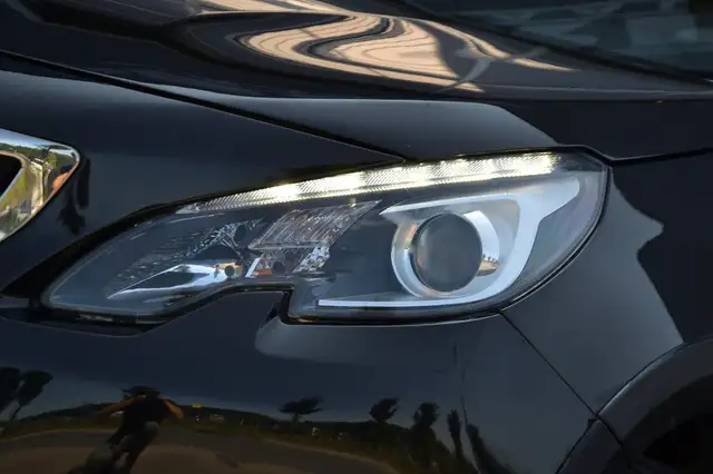 Peugeot 2008 view 5