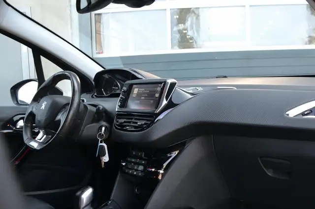 Peugeot 2008 view 10