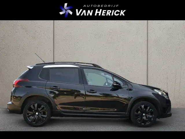 Peugeot 2008 view 3