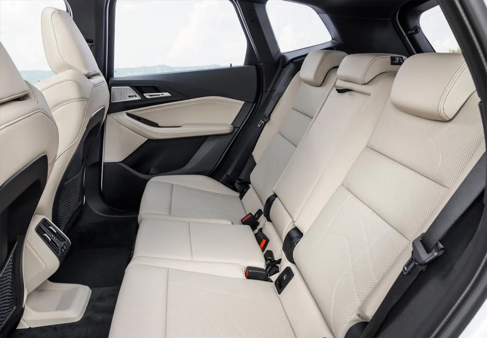 BMW 225 225e Active Tourer xDrive Luxury Line - 2