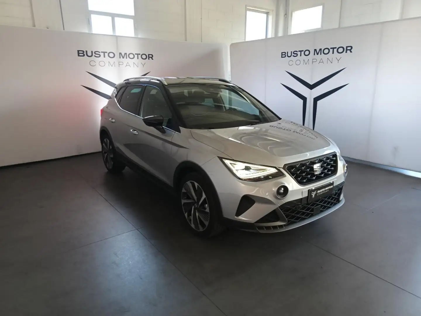 SEAT Arona 1.0 EcoTSI 110 CV DSG FR Argent - 1