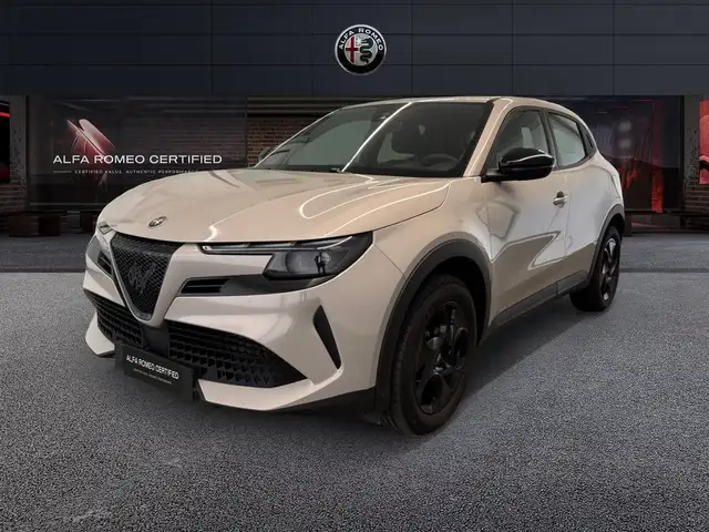 Alfa Romeo Junior 1.2 136CV Hybrid eDCT6 ibrida