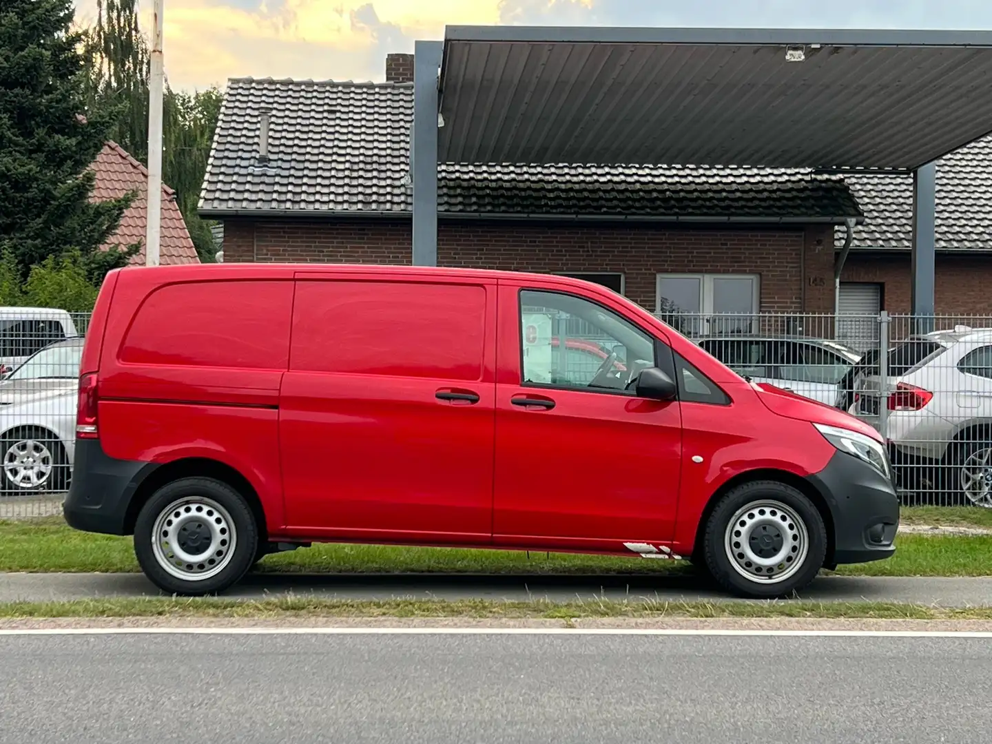 Mercedes-Benz Vito 116 CDI BT kompakt Automatik ILS Rückfahrt cam Rot - 2