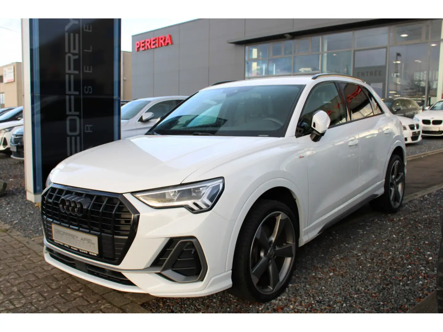 Audi Q3 NEW MODEL 40 TFSI 190 S-TRONIC QUATTRO 3X S-LINE C Blanc - 2