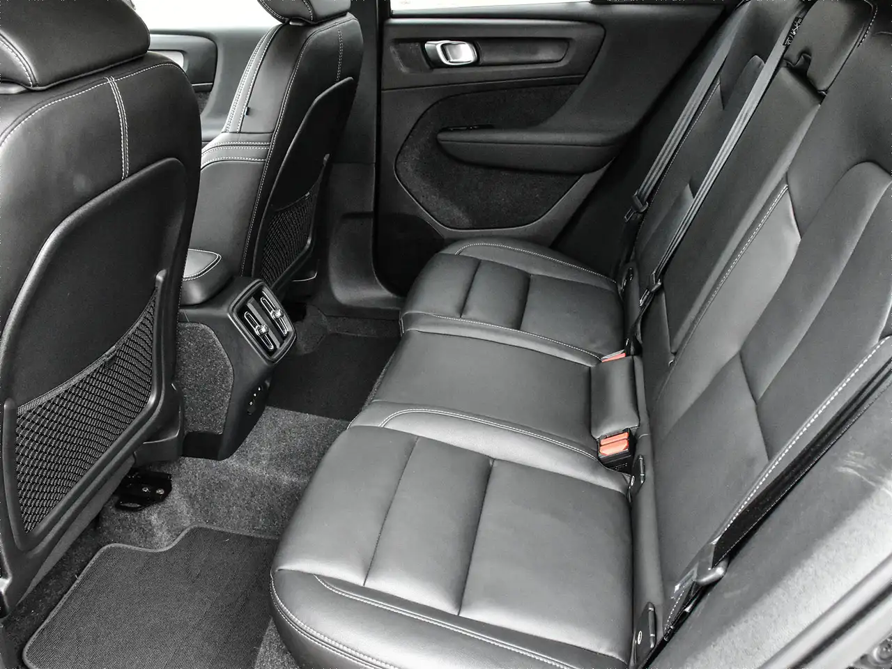 Volvo XC40 снимка Volvo XC40