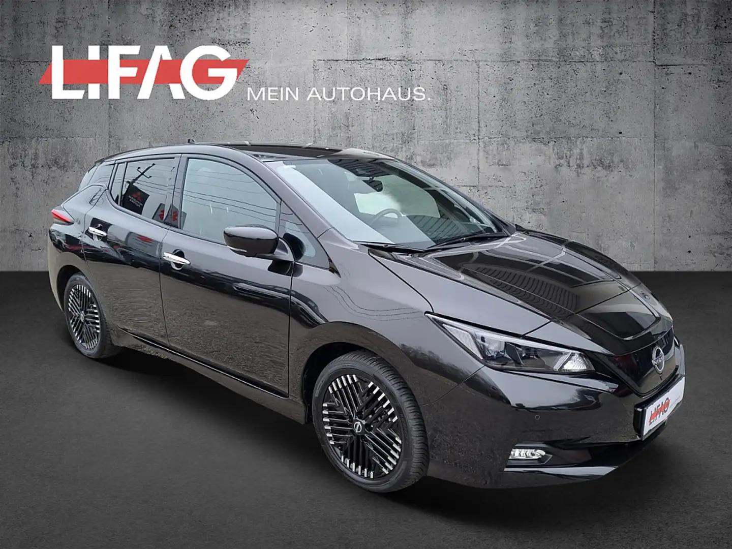 Nissan Leaf 39kWh N-Connecta *ab € 13.990,-* *LED+WINTERPAK.* Schwarz - 1