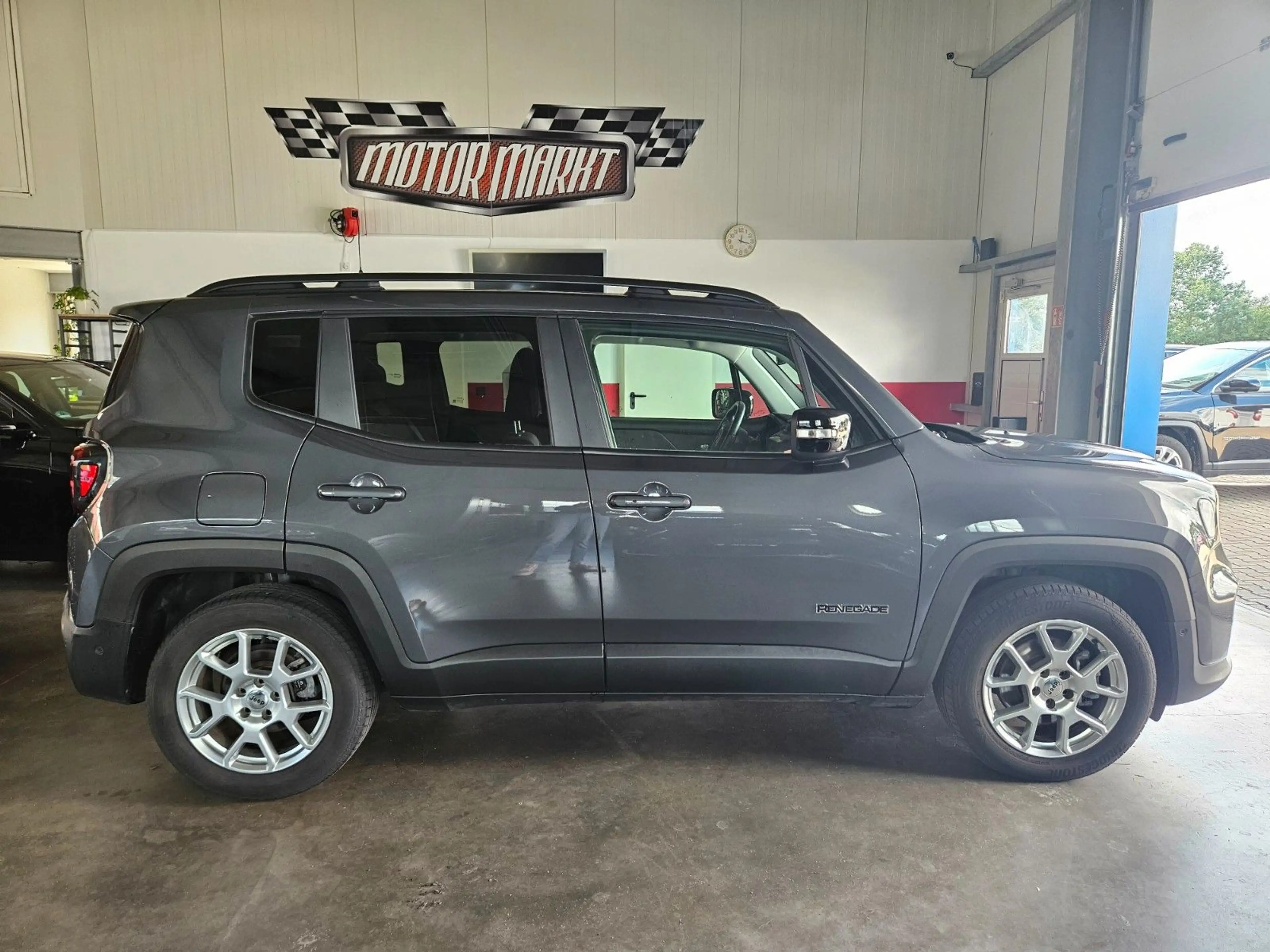 Jeep Renegade High Altitude Mild-H./ LED/Kamera/SHZ — photo 8