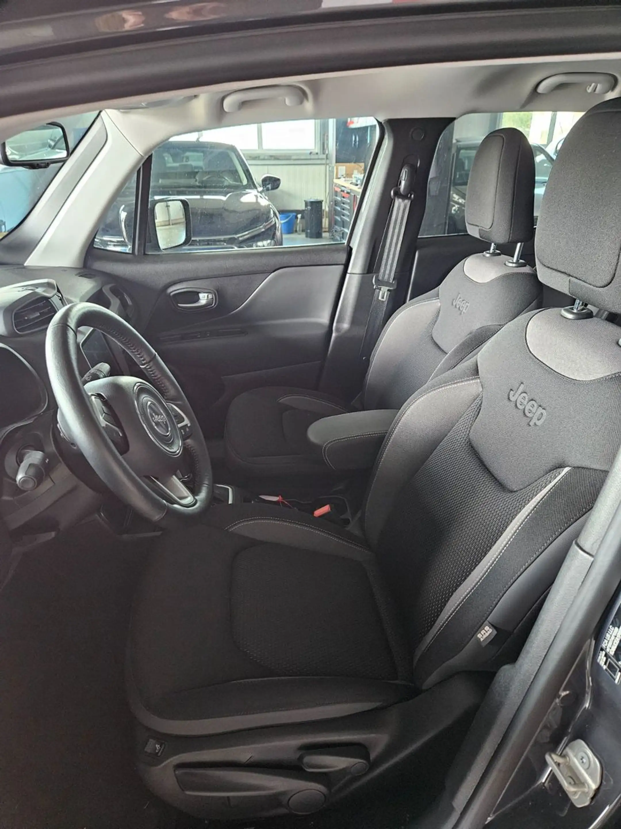 Jeep Renegade High Altitude Mild-H./ LED/Kamera/SHZ — photo 11