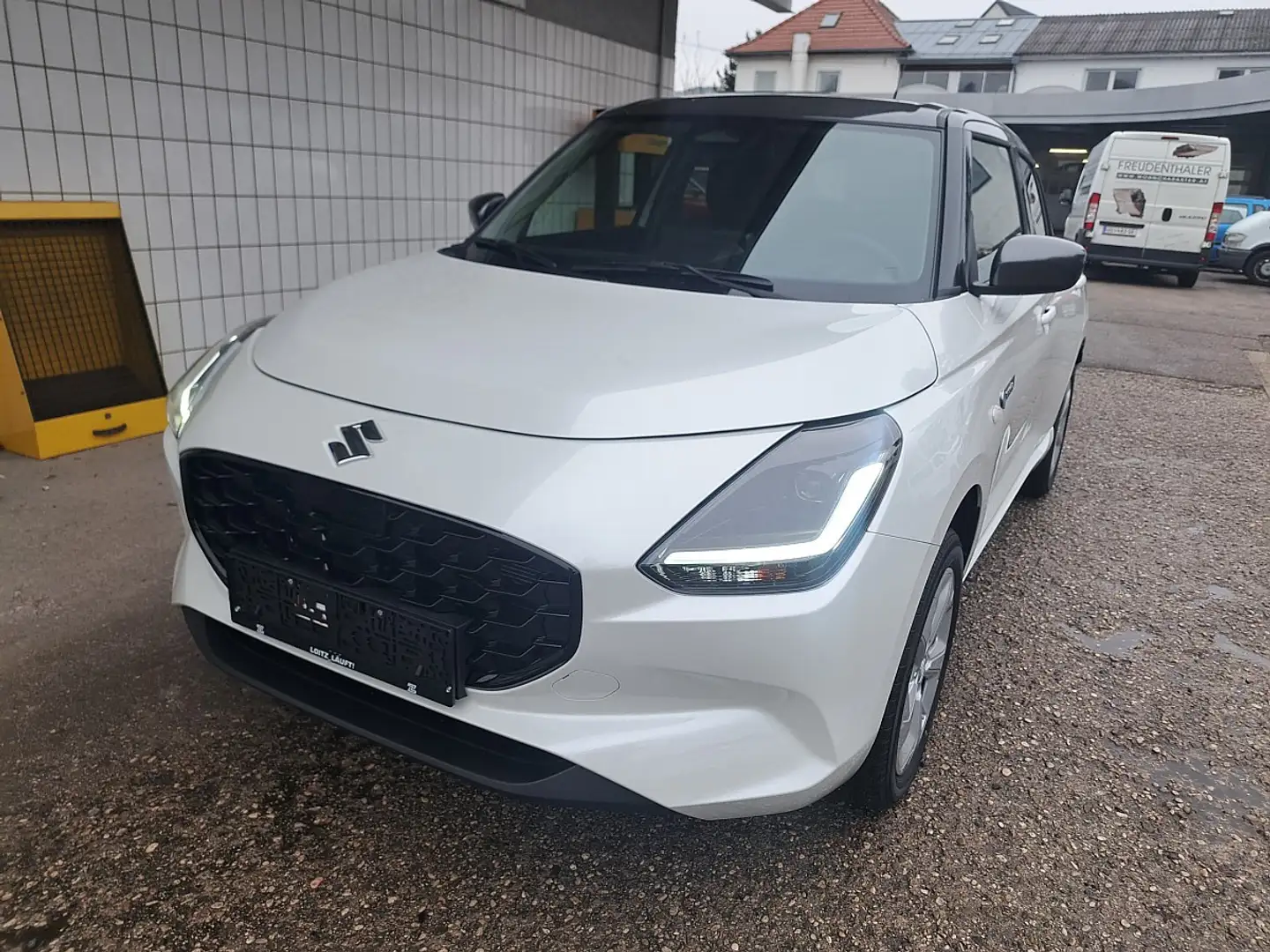 Suzuki Swift 1,2 Hybrid Allgrip Shine Weiß - 2