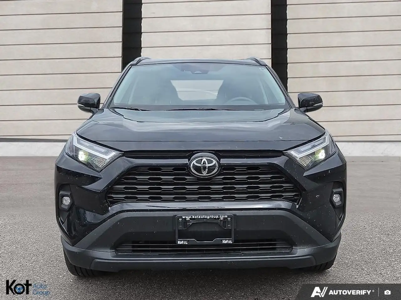 Toyota RAV 4 снимка Toyota RAV 4