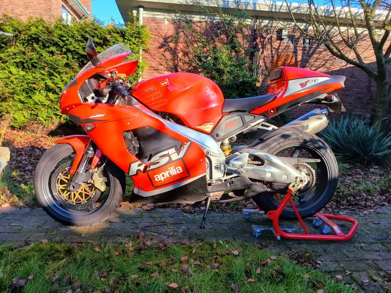 Aprilia RSV Mille - foto 2