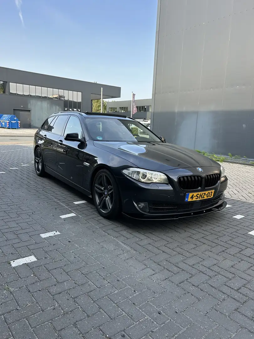 BMW 528 BMW 528i touring High executive shadow line Grijs - 2