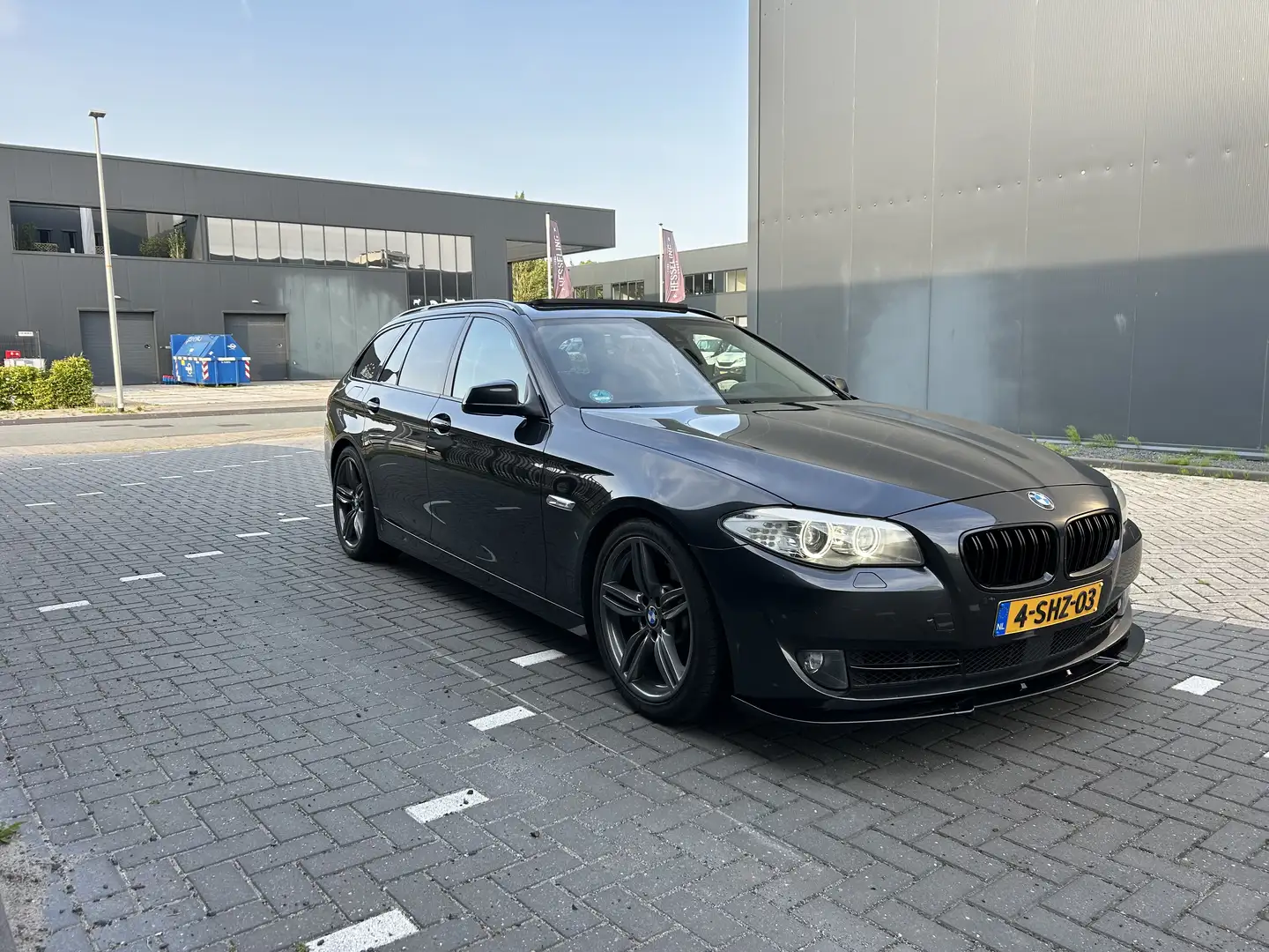 BMW 528 BMW 528i touring High executive shadow line Grijs - 1