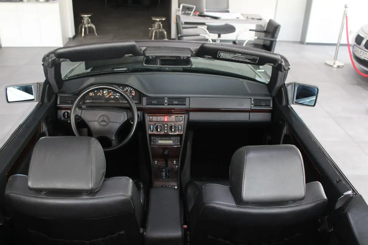 Mercedes-Benz E 220 Cabrio KLIMA LEDER I.HAND *CLASSIC DATA 2*, foto 9