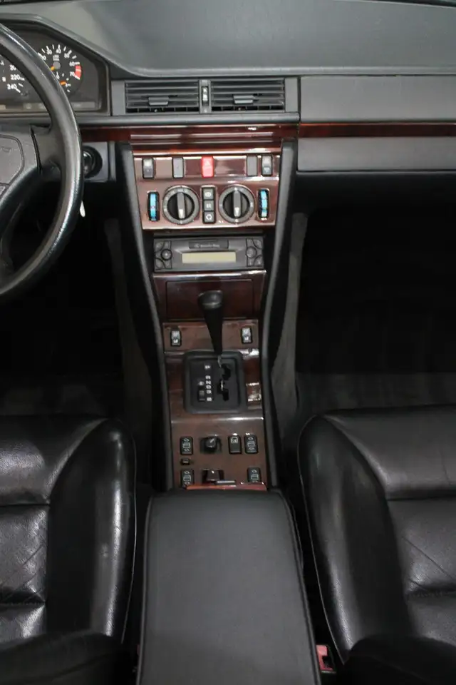 Mercedes-Benz E 220 Cabrio KLIMA LEDER I.HAND *CLASSIC DATA 2*, foto 6