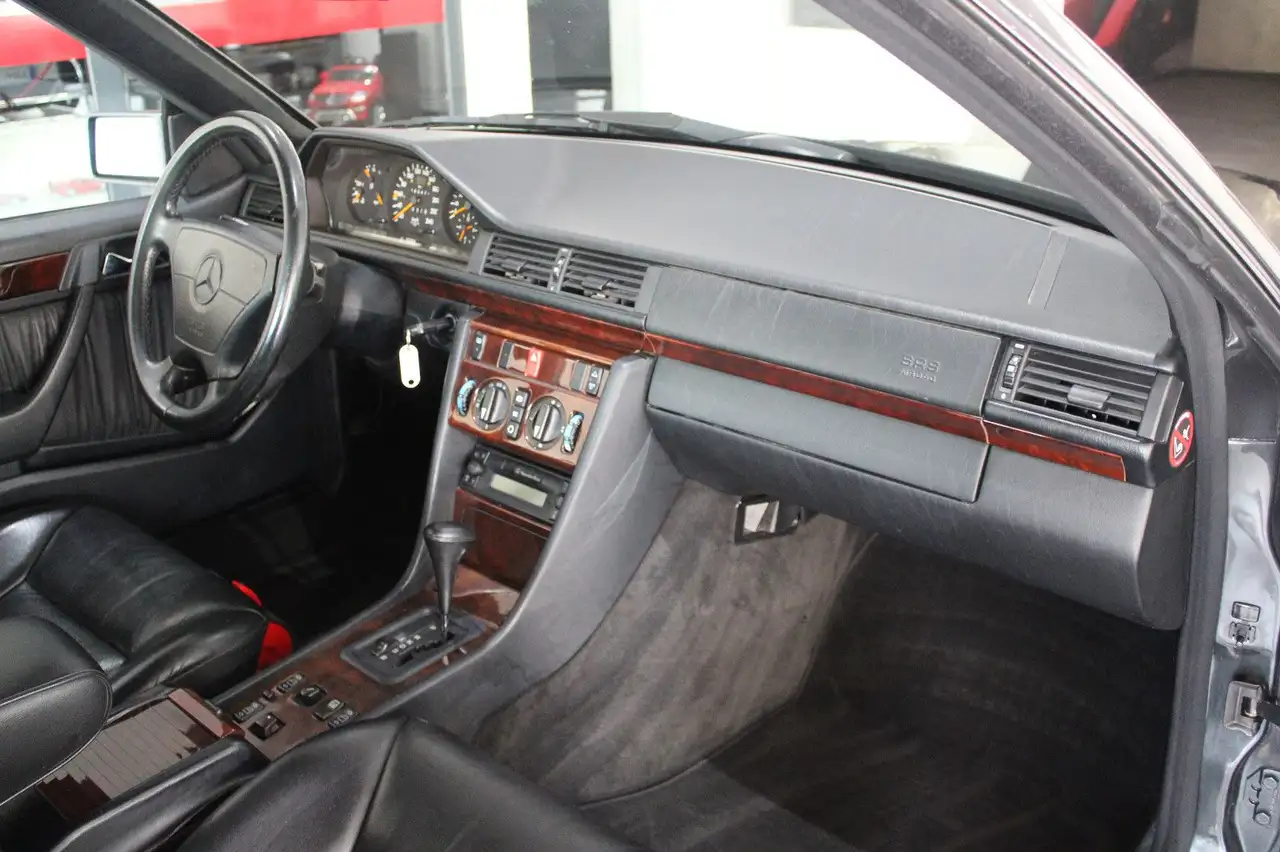 Mercedes-Benz E 220 Cabrio KLIMA LEDER I.HAND *CLASSIC DATA 2*, foto 5
