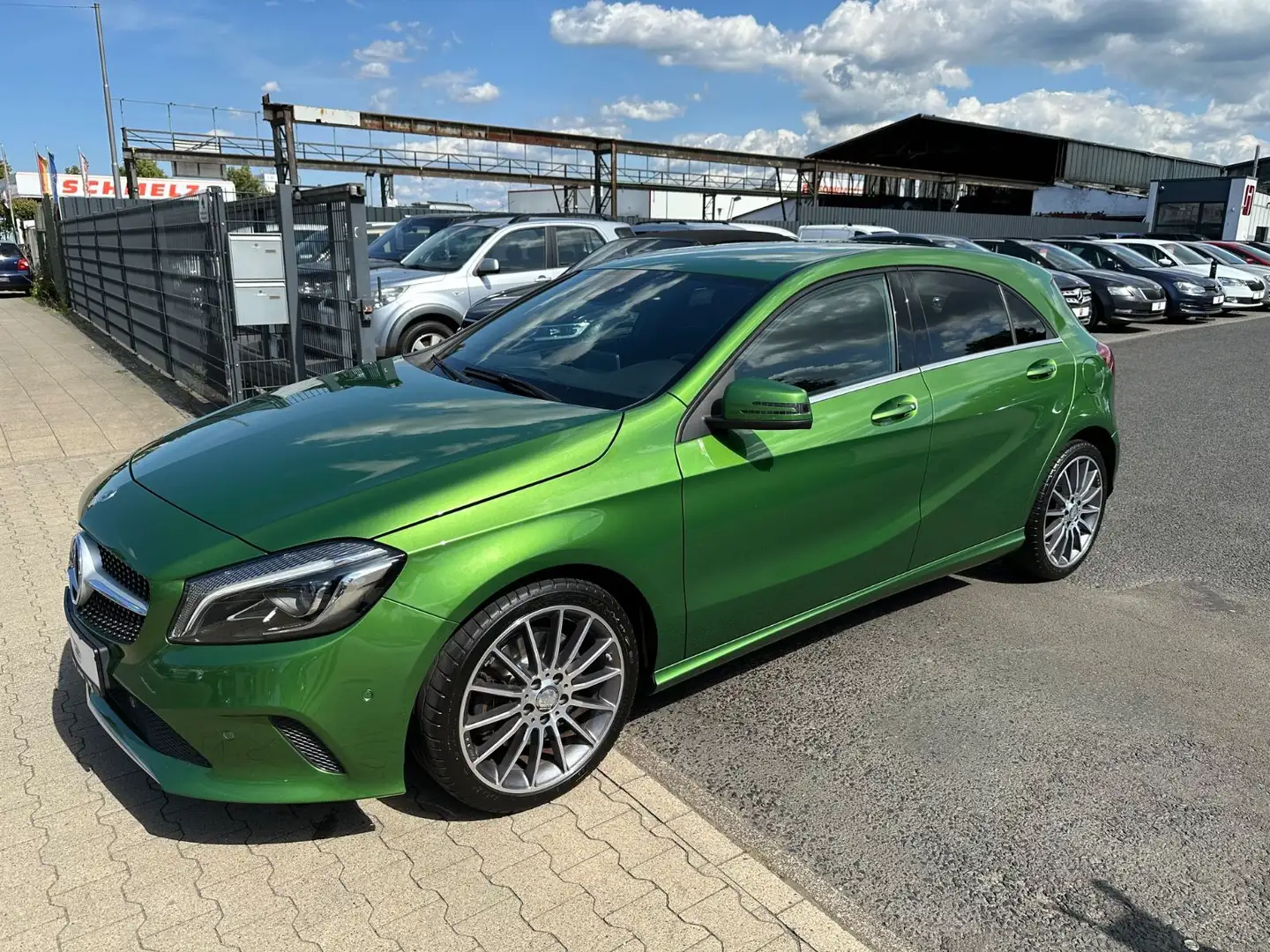 Mercedes-Benz A 250 4Matic 7G-DCT Urban Leder/AMG-Felgen/ Navi Vert - 1