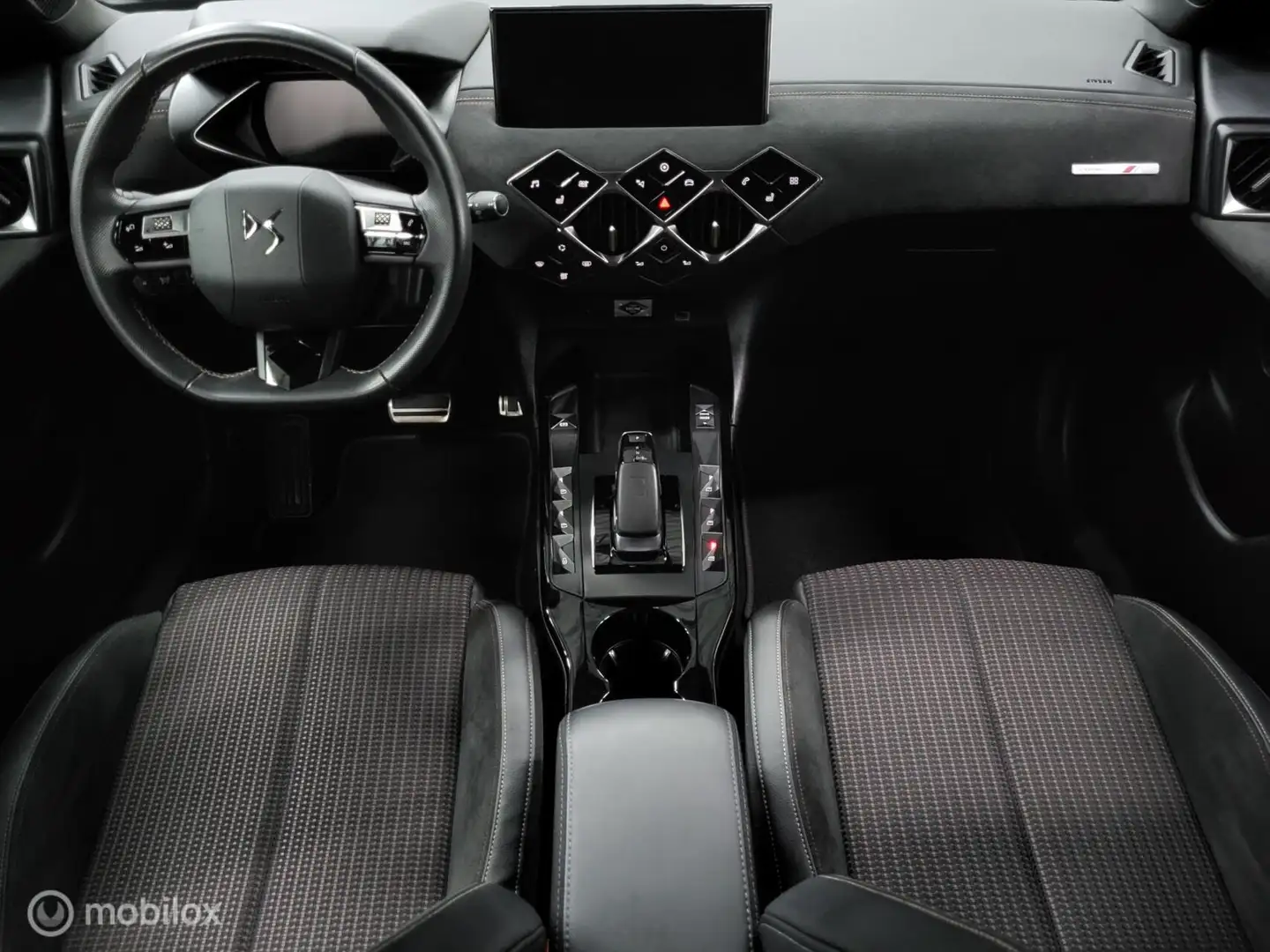 DS Automobiles DS 3 Crossback E-Tense Performance Line 50 kWh Soh 97% Schwarz - 2