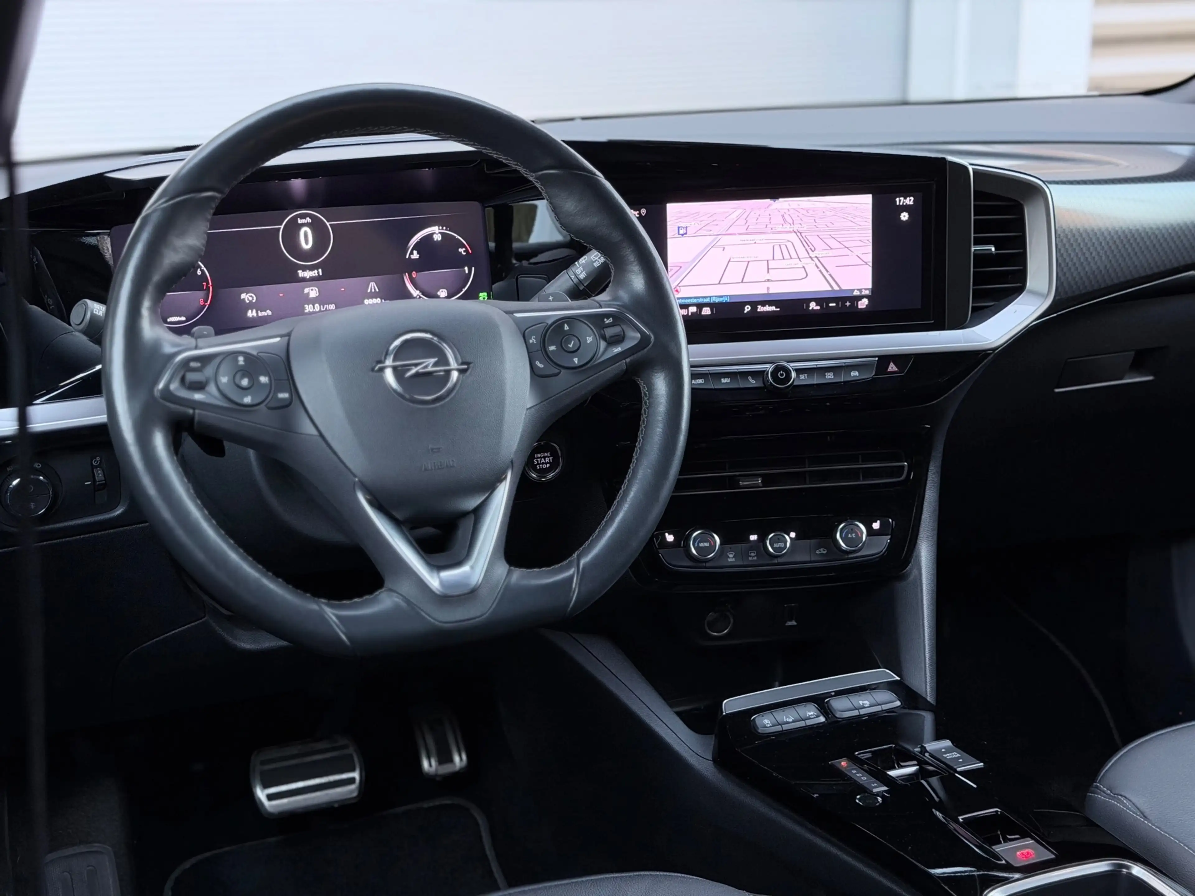 Opel Mokka 1.2 Turbo Ultimate AppleCarPlay/Camera — photo 12