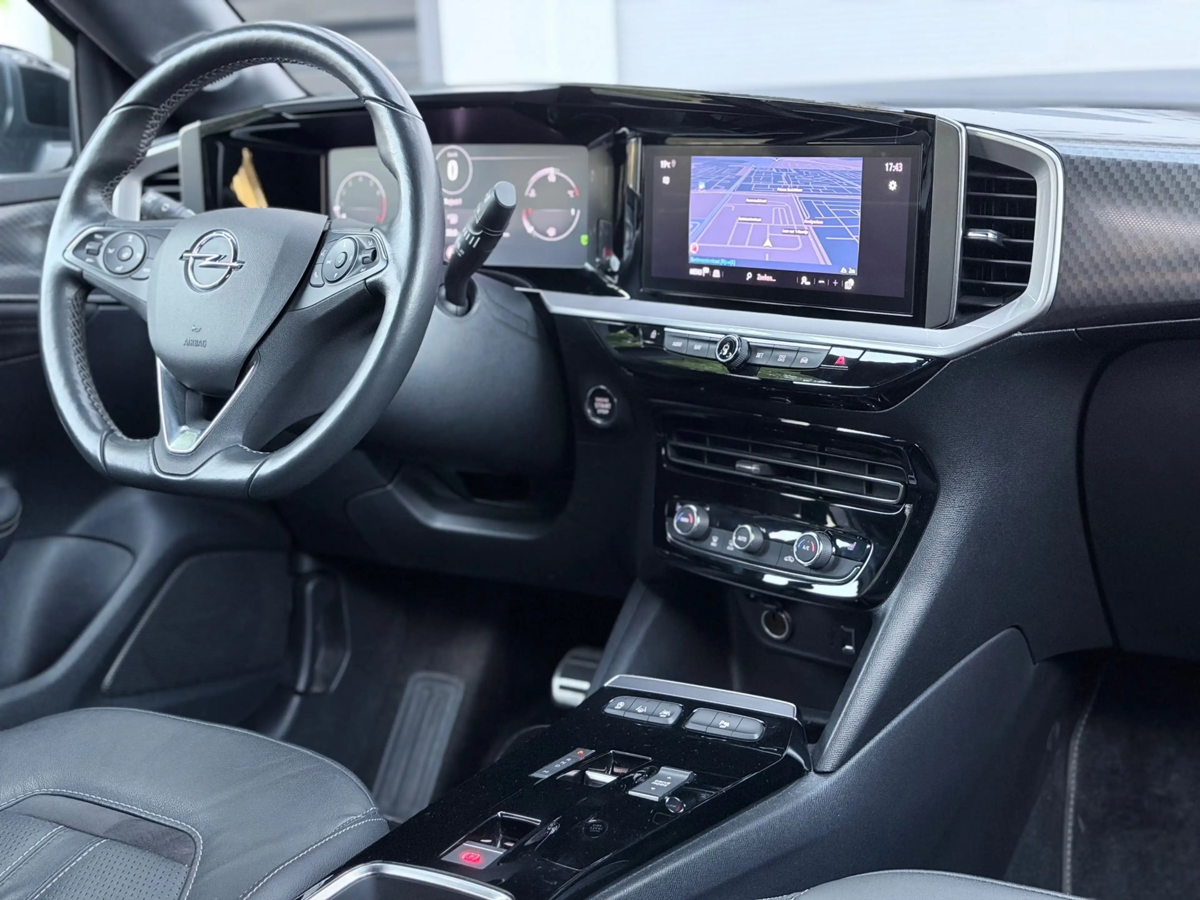 Opel Mokka 1.2 Turbo Ultimate AppleCarPlay/Camera — photo 16