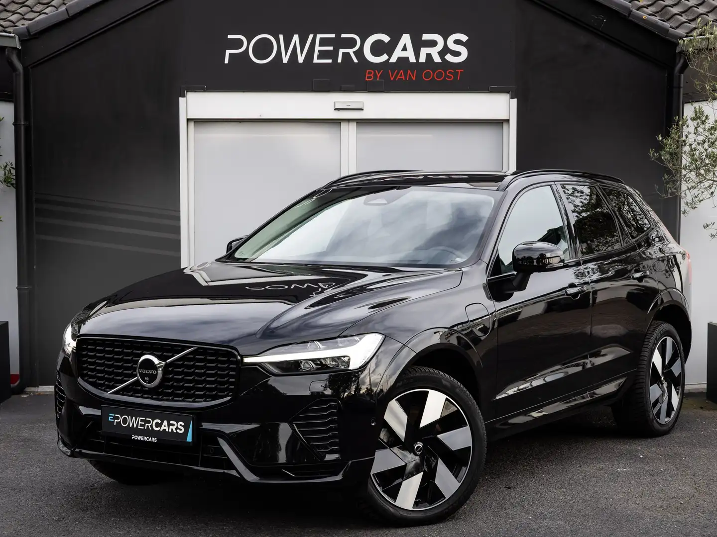 Volvo XC60 Ultra Dark | 360 | ACC | HK | HUD | MASSAGE | PANO Nero - 1