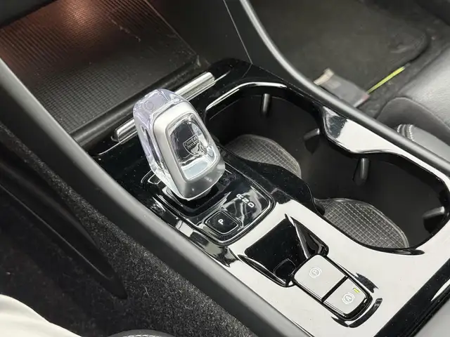 Volvo XC40 view 19