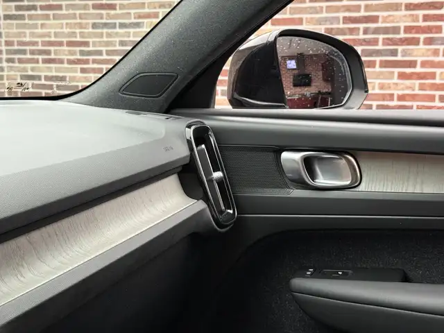 Volvo XC40 view 22