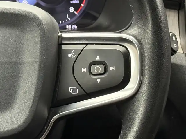 Volvo XC40 view 13