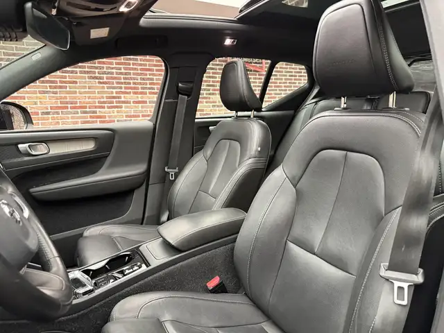 Volvo XC40 view 24