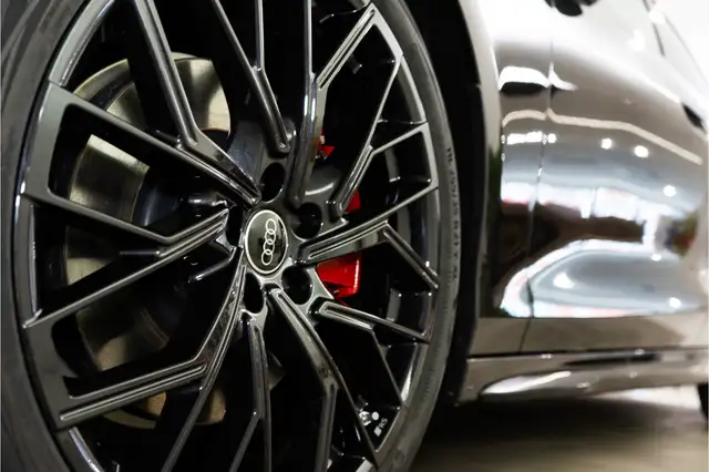 Audi A6 view 13