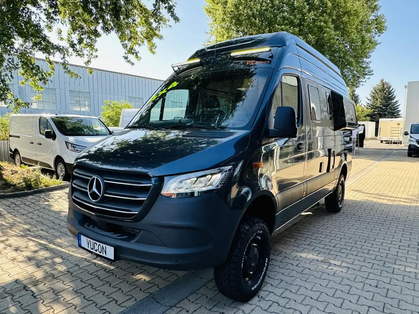Frankia Yucon K-Peak 6.0 BD 4X4 4,1T Aufstelldach Grau - 1