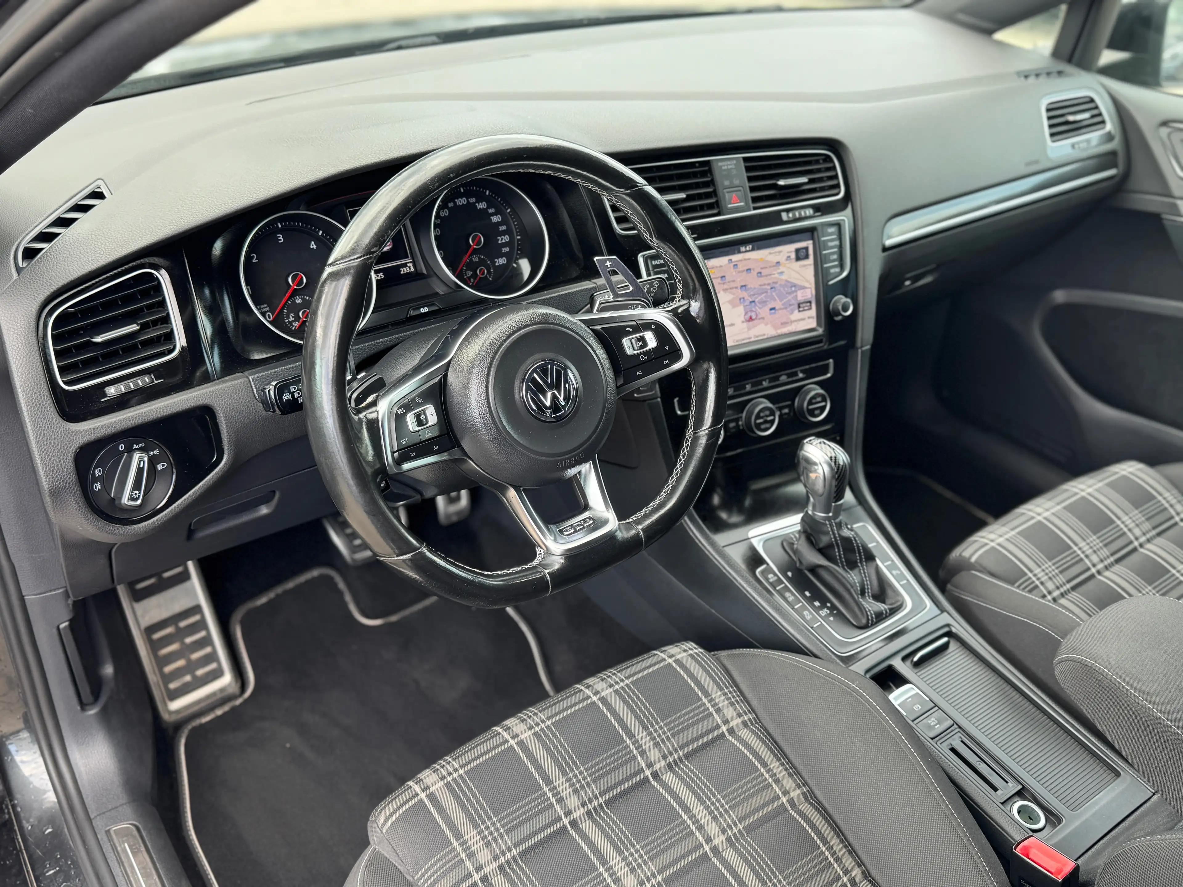 Volkswagen Golf GTD 2.0 TDI DSG "Sport & Sound" *Rückfahrkamera* — photo 7