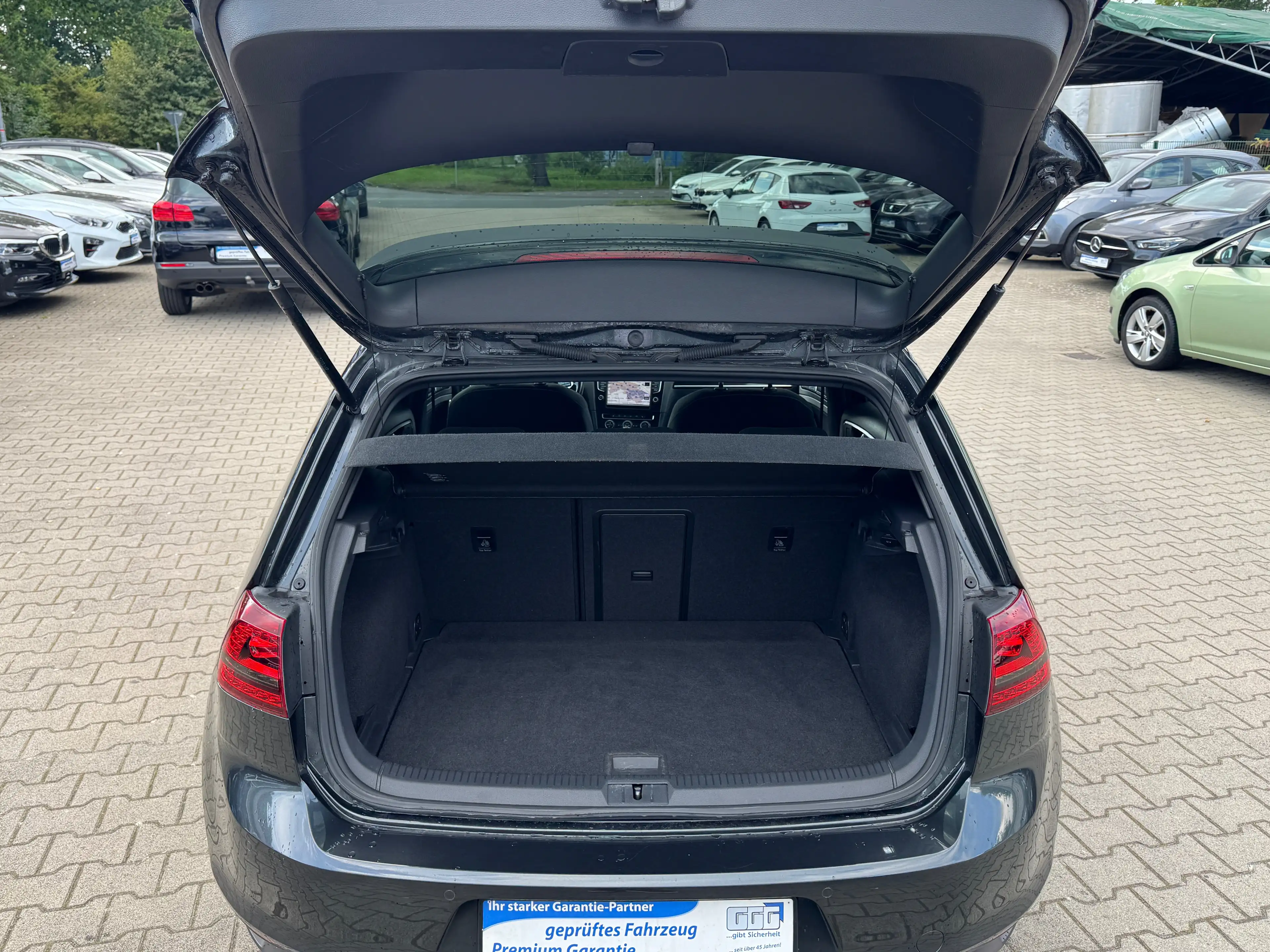 Volkswagen Golf GTD 2.0 TDI DSG "Sport & Sound" *Rückfahrkamera* — photo 12
