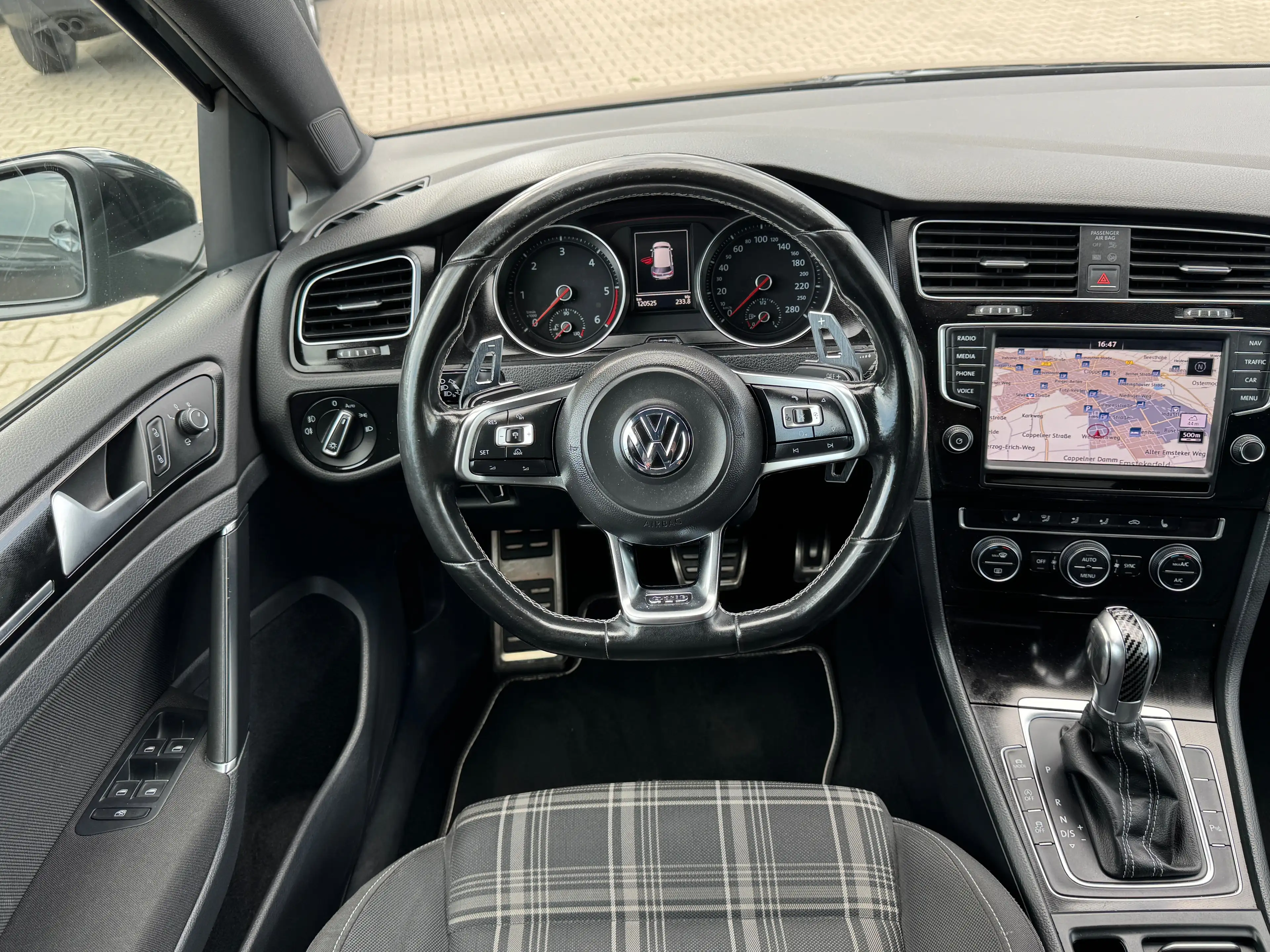 Volkswagen Golf GTD 2.0 TDI DSG "Sport & Sound" *Rückfahrkamera* — photo 11