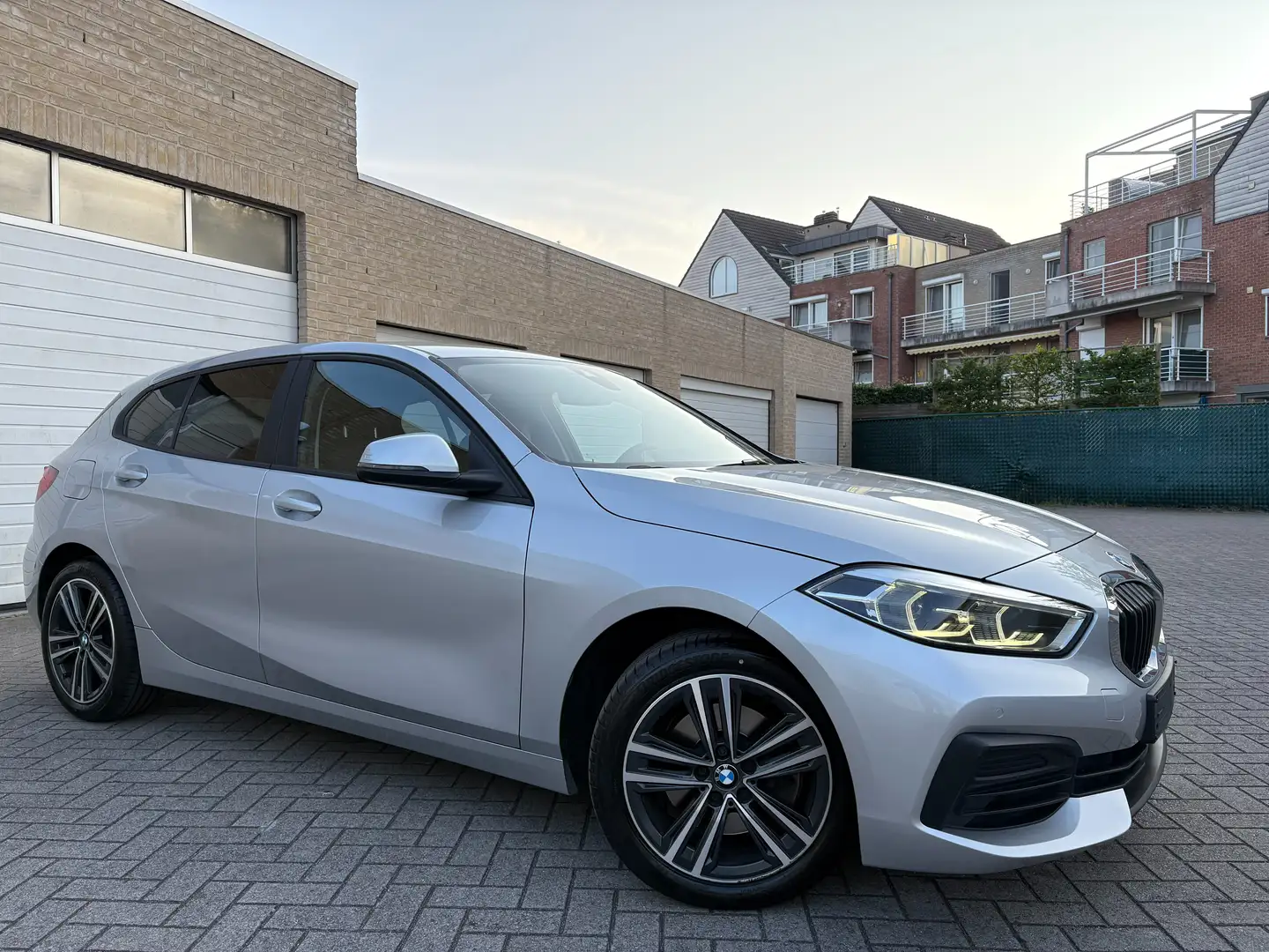 BMW 116 116d Automaat / Sport Line / 12 Maanden Garantie / Gri - 1