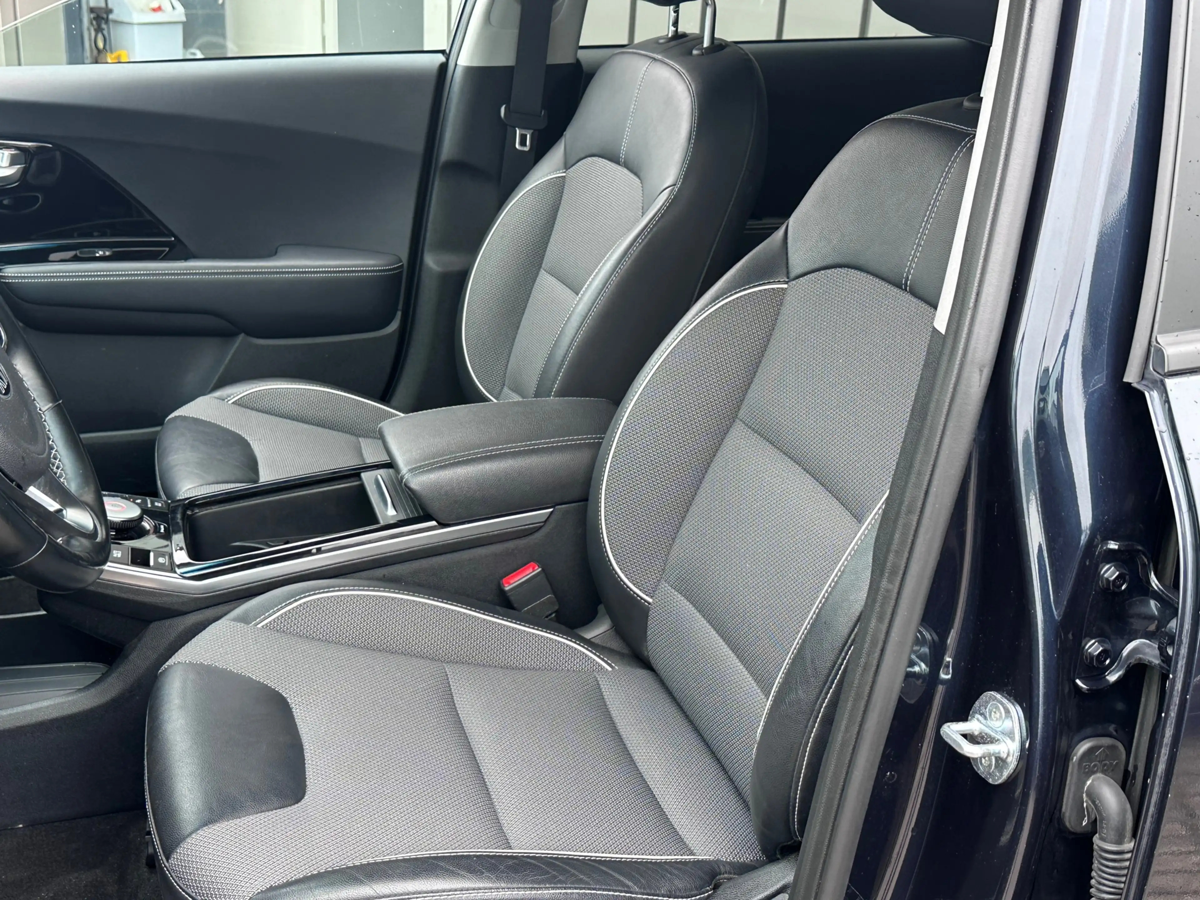 Kia e-Niro DynamicPlusLine 64 kWh OPEN DAK PANO FASE 3 EERSTE — photo 10